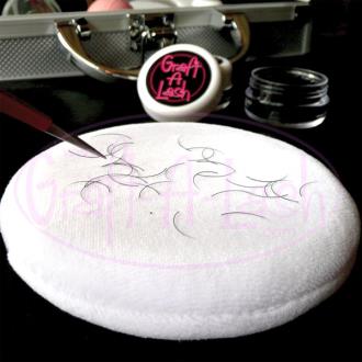 Puff and case to hold lashes DISC